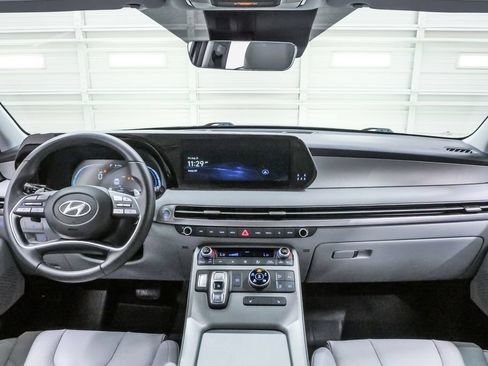Certified 2025 Hyundai Palisade SEL AWD/4WD image 16