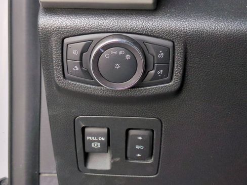 Used 2020 Ford F150 Lariat w/ Equipment Group 502A Luxury AWD/4WD image 39
