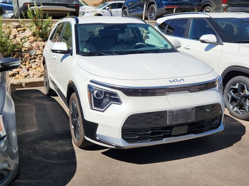 Used 2023 Kia Niro Wind w/ Wind Preserve Package FWD image 19