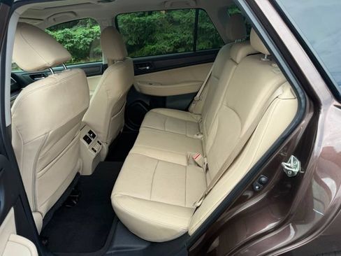 Used 2019 Subaru Outback 2.5i Limited AWD/4WD image 7