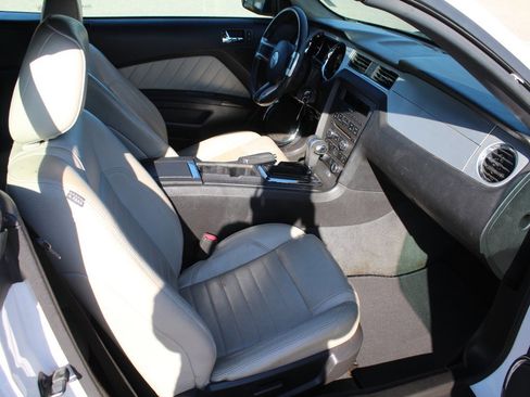 Used 2012 Ford Mustang Premium image 5