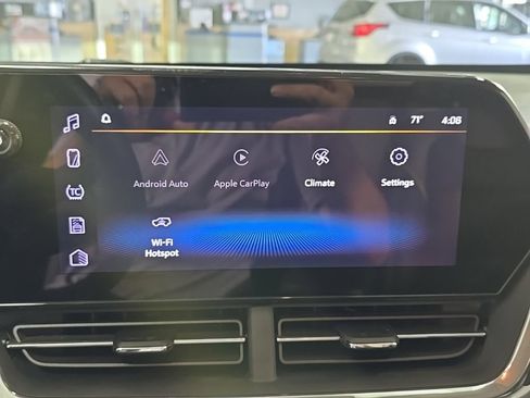 Used 2025 Chevrolet Trax ACTIV w/ Driver Confidence Package FWD image 22
