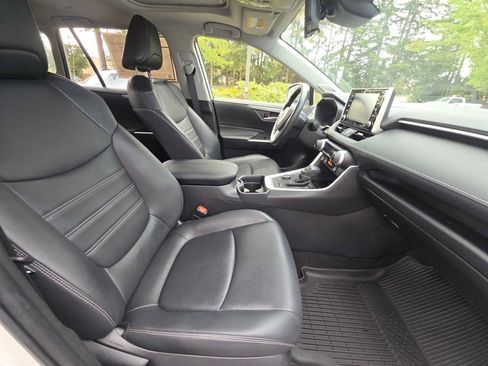 Used 2021 Toyota RAV4 XLE Premium AWD/4WD image 11