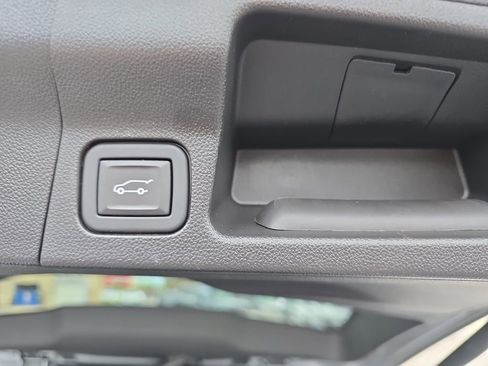 Certified 2023 GMC Acadia SLE w/ Driver Convenience Package FWD image 14