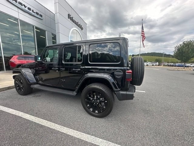 Used 2025 Jeep Wrangler Unlimited Sahara AWD/4WD image 36