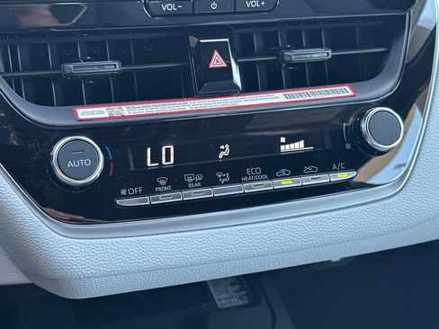 Certified 2026 Toyota Corolla SE w/ SE Package FWD image 19