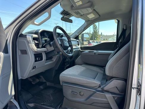 Used 2024 Ford F350 XLT AWD/4WD image 9