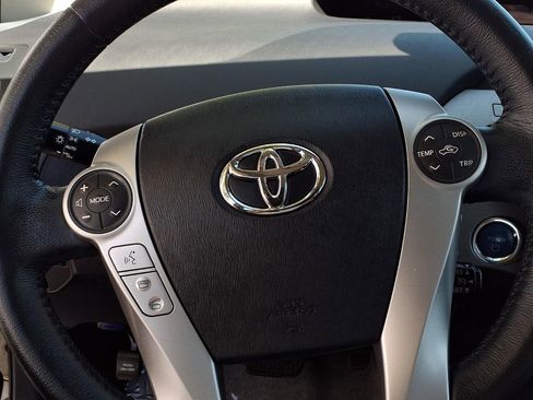 Used 2015 Toyota Prius Four image 11