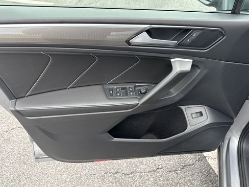 Certified 2024 Volkswagen Tiguan SE R-Line image 11