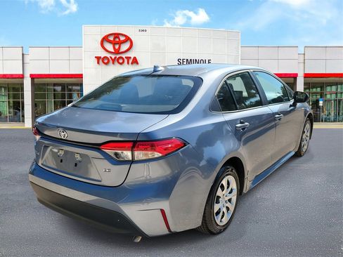 Used 2025 Toyota Corolla LE image 3