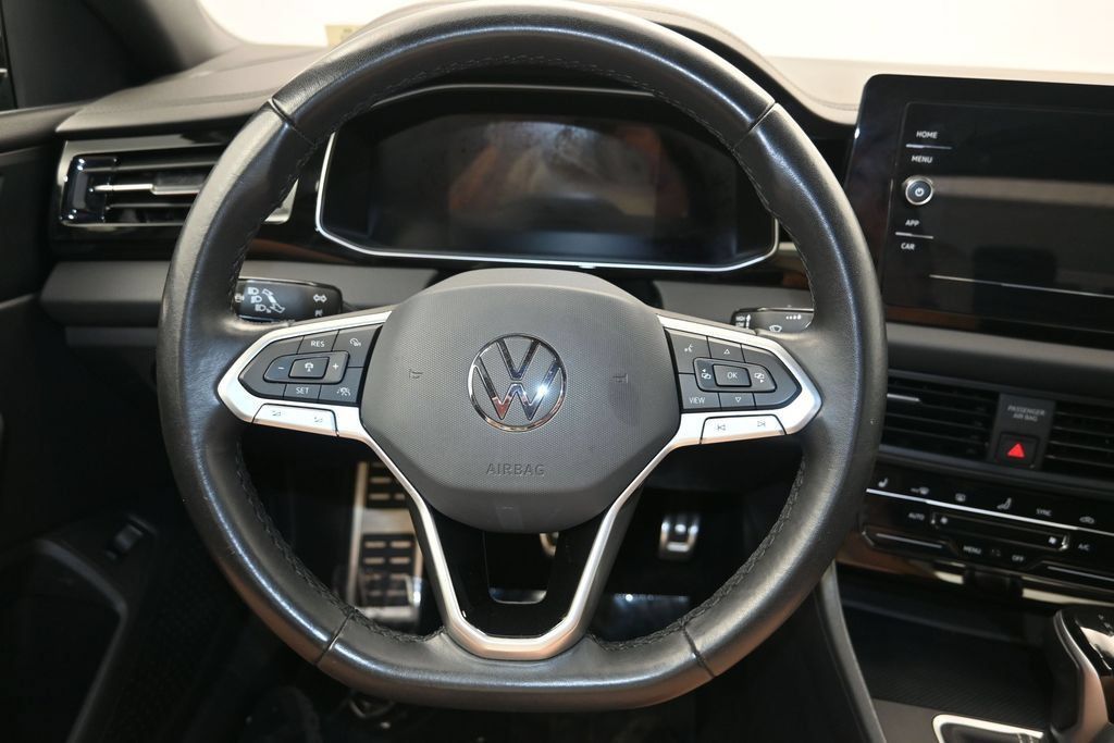 Used 2025 Volkswagen Jetta Sport FWD image 13