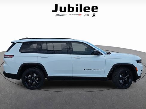 New 2025 Jeep Grand Cherokee L Altitude AWD/4WD image 36