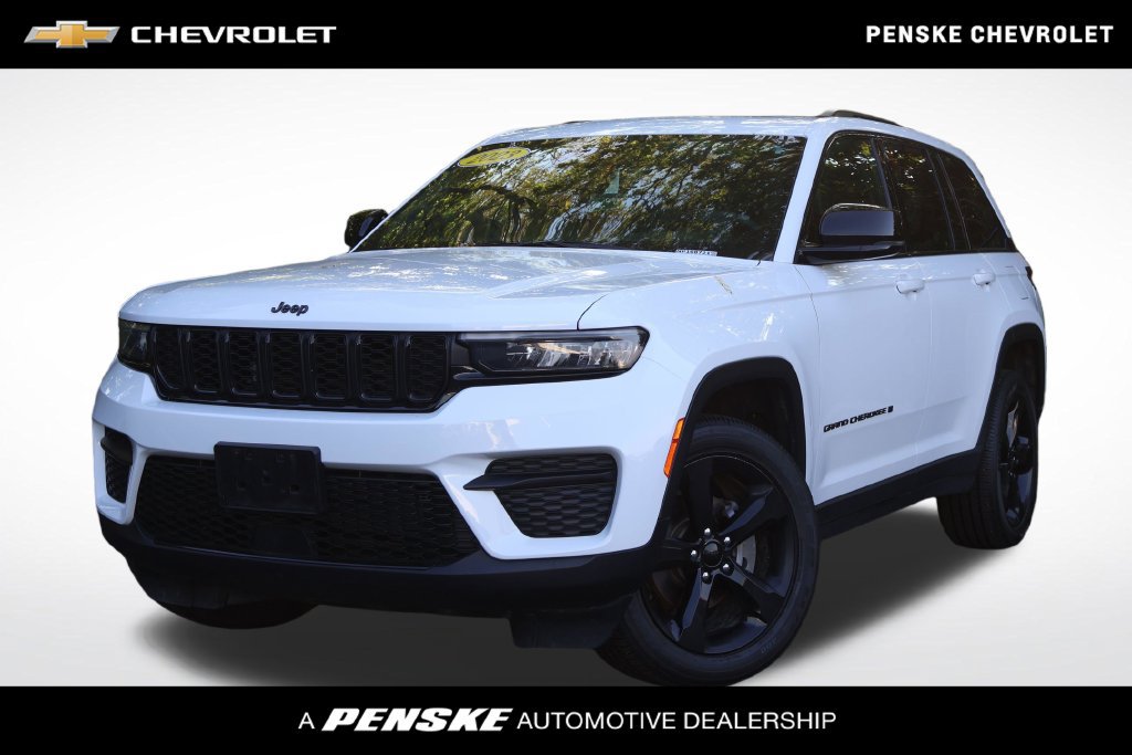 Used 2023 Jeep Grand Cherokee Altitude AWD/4WD image 1
