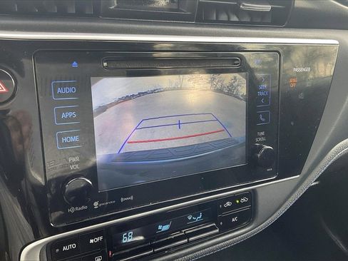 Used 2017 Toyota Corolla SE w/ SE Premium Package image 21