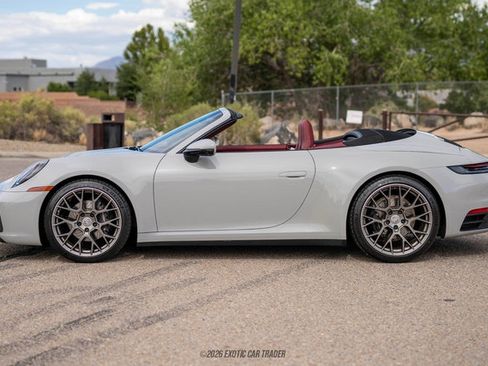 Used 2024 Porsche 911 Carrera image 3