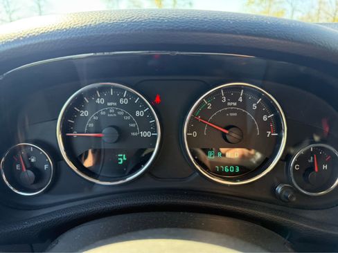 Used 2014 Jeep Wrangler Unlimited Sahara w/ Connectivity Group image 15