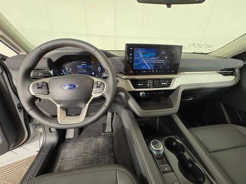 New 2026 Ford Explorer Active w/ Active Comfort Package RWD image 7