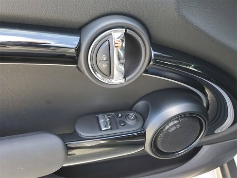 Used 2023 MINI Cooper SE image 15