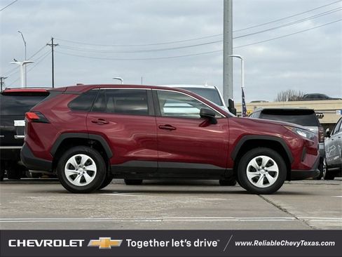 Used 2022 Toyota RAV4 LE image 5