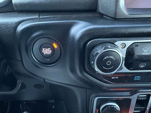 Used 2023 Jeep Wrangler Sahara image 30