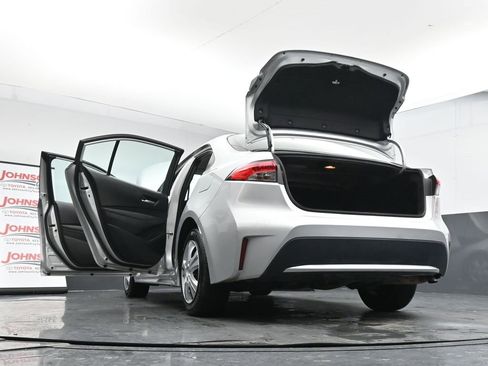 Used 2020 Toyota Corolla LE image 45