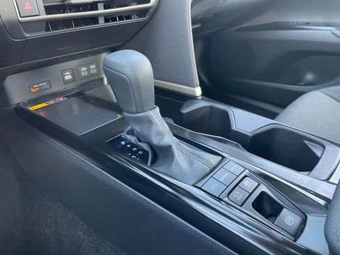 Used 2025 Toyota Camry LE image 39