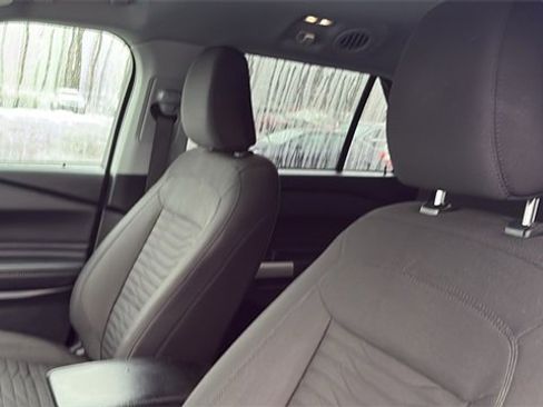 Used 2021 Ford Explorer XLT image 18