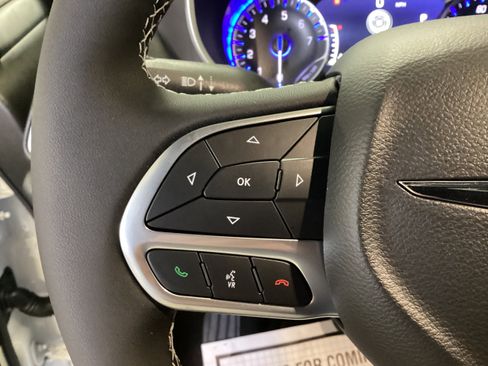 New 2026 Chrysler Pacifica Select FWD image 22