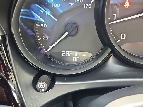Certified 2024 Porsche Macan AWD/4WD image 14