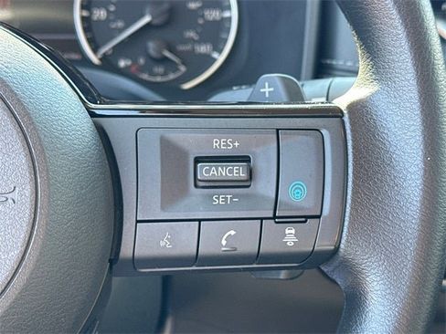 Used 2023 Nissan Rogue SV image 29