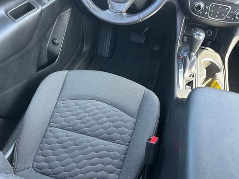 Used 2021 Chevrolet Equinox LT image 14