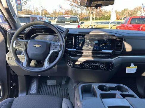 Used 2025 Chevrolet Silverado 1500 LT image 19