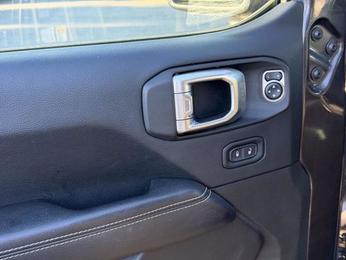 Used 2018 Jeep Wrangler Unlimited Sahara w/ Dual Top Group image 11