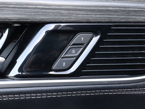 Used 2024 Jeep Wagoneer L Series II image 17