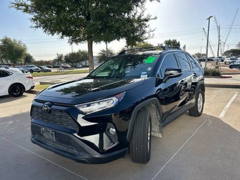 Used 2021 Toyota RAV4 XLE FWD image 7