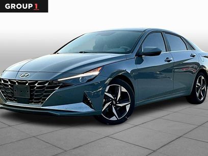 Used 2022 Hyundai Elantra SEL w/ Convenience + Premium Package