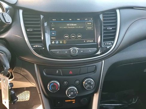 Used 2019 Chevrolet Trax LS image 18
