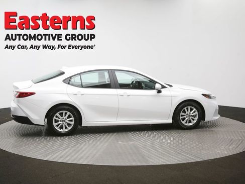 Used 2025 Toyota Camry LE FWD image 43