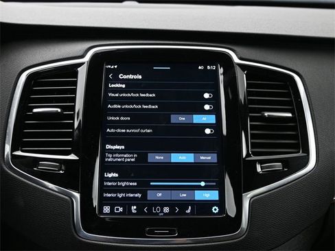 Used 2023 Volvo XC90 B6 Plus w/ Protection Package Premier image 17