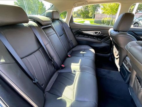 Certified 2018 INFINITI Q70 L 3.7 w/ Sensory Package RWD image 30