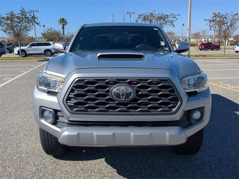 Used 2020 Toyota Tacoma TRD Sport image 9