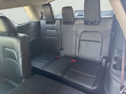 Used 2025 Nissan Pathfinder SL AWD/4WD image 25