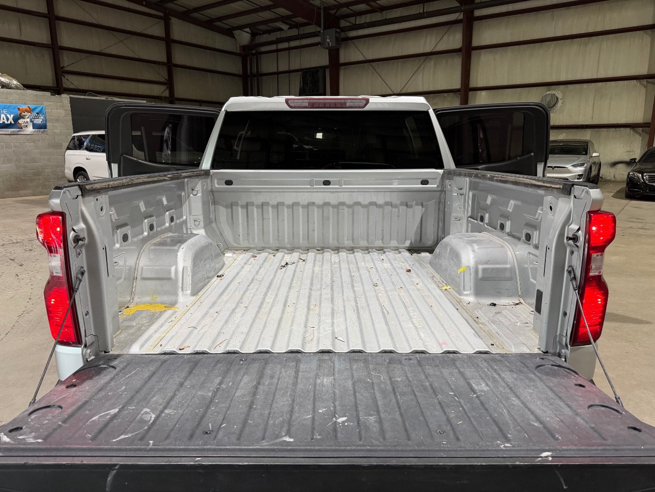Used 2021 Chevrolet Silverado 1500 LT AWD/4WD image 19