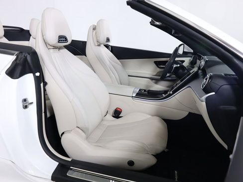 Used 2025 Mercedes-Benz CLE 450 4MATIC Cabriolet image 80