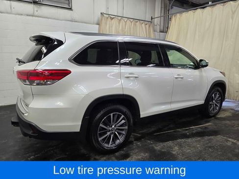 Used 2019 Toyota Highlander XLE image 7
