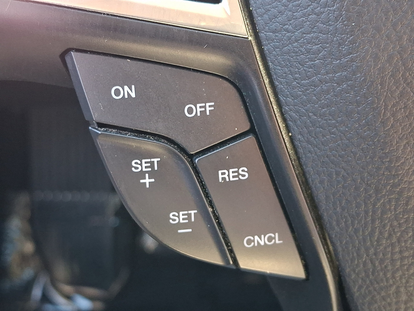 Used 2020 Ford Fusion SE w/ Equipment Group 151A FWD image 22