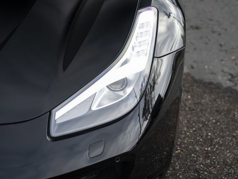Certified 2018 Ferrari GTC4Lusso image 14