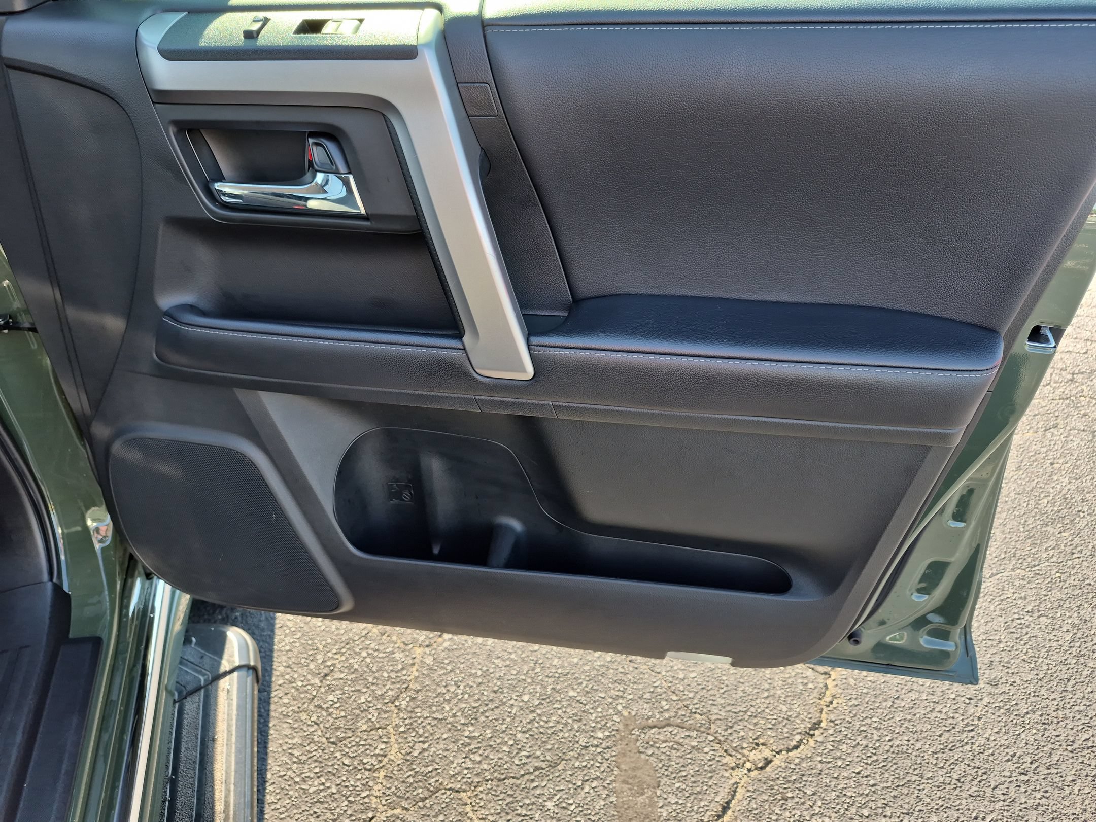 Used 2022 Toyota 4Runner Limited AWD/4WD image 34