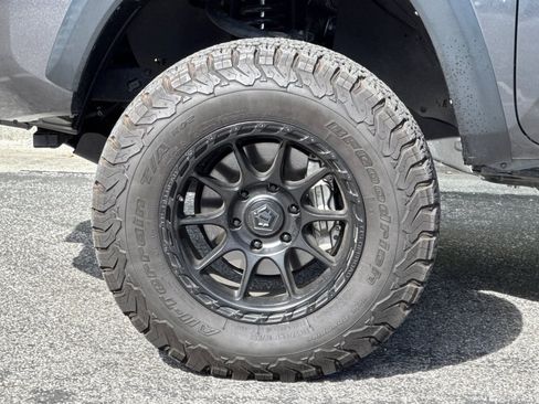 Used 2023 Toyota Tacoma TRD Off-Road w/ TRD Premium Off Road Package image 27