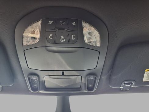 New 2026 Chrysler Pacifica Limited w/ S Appearance Package image 13